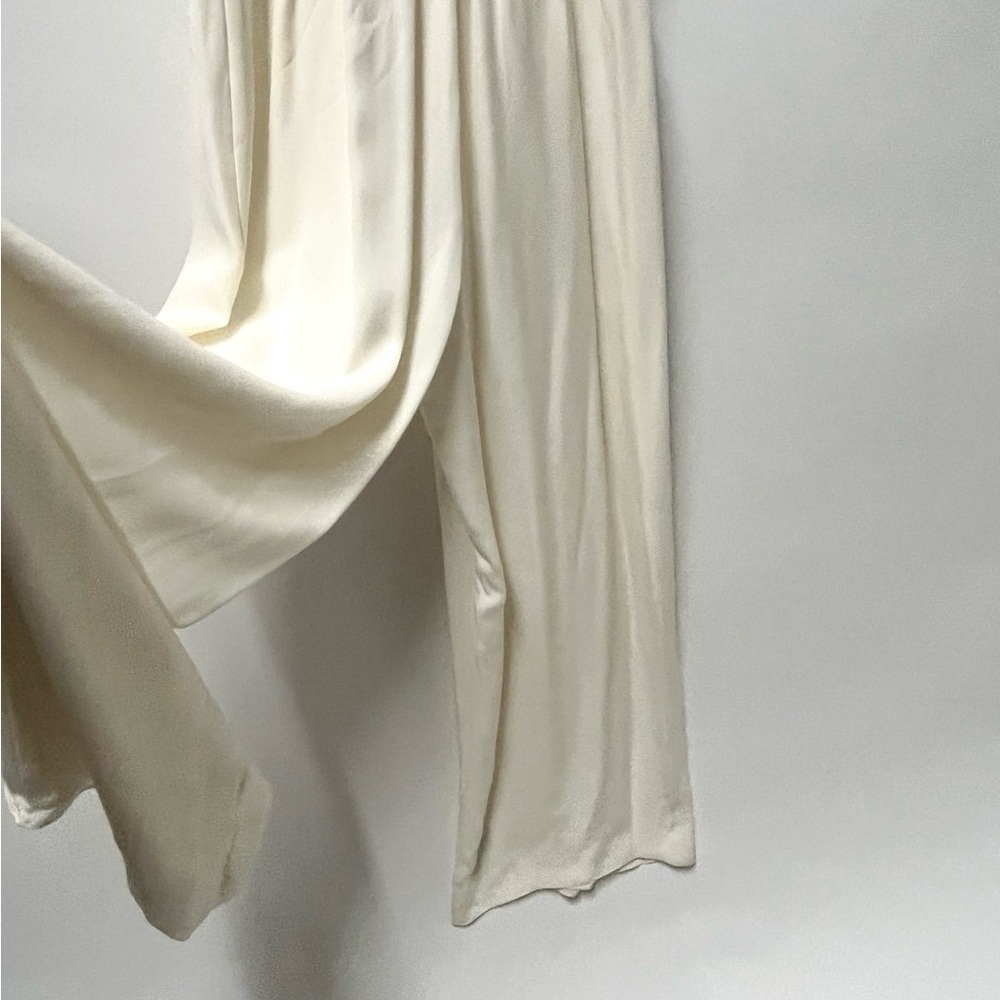 Theory White Jumpsuit Chic and Versatile - Picture 8 of 11